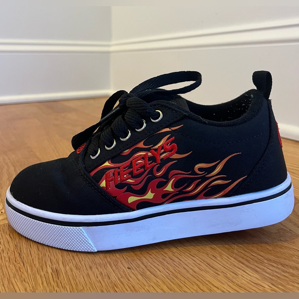 Heelys shoes. Kids size 1. Very good used condition